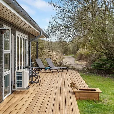 4 Bedroom Pet Friendly In Casa vacanze Ebeltoft