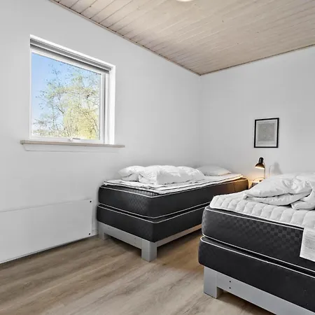 4 Bedroom Pet Friendly In Casa vacanze Ebeltoft